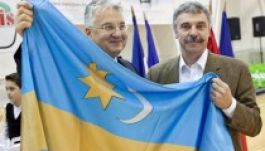 Semjén Zsolt már a kezdetektől kitűzte a székely lobogót
