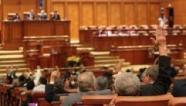 Parlament: költségvetési vita orrvérzésig