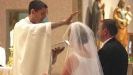 A polgárival egyenértékű egyházi esküvő?