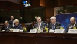 Tovább húzódik Brüsszelben a maratoni EU-csúcs