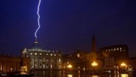 Villám csapott a Szent Péter-bazilikába