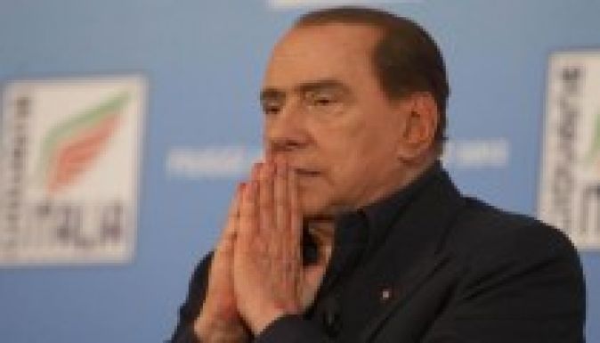 Berlusconit egy évre ítélte első fokon a milánói bíróság