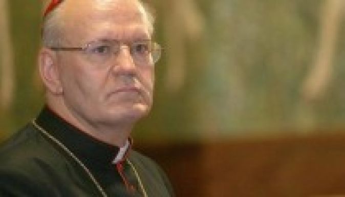 Erdő Péter: Ferenc pápa máris példát mutatott