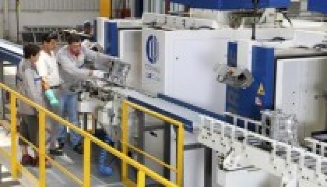 Spontán sztrájkba kezdtek szerdán a Dacia alkalmazottai