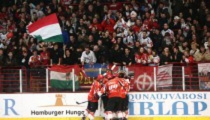 Mol Liga-döntő: előnyben a Dunaújváros