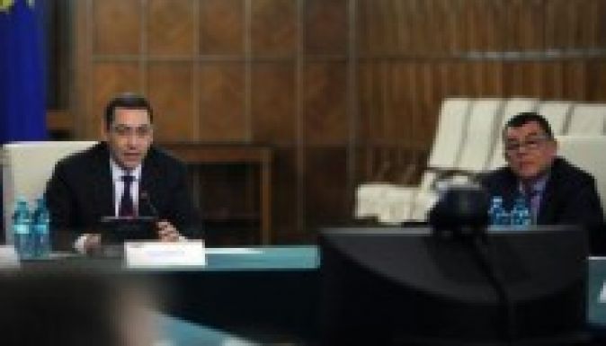 Kínos helyzetbe került a kormányülésen Victor Ponta