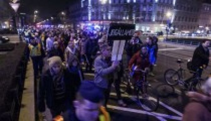 Nem nyugodnak a Fidesz-ellenes budapesti tüntetők