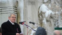 Tőkés: jogfosztottság helyett önrendelkezést!