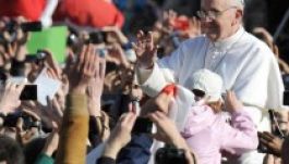 Elvarázsolta a híveket Ferenc pápa egyénisége