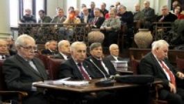 Megtapsolták az akadémián a holokauszttagadó történészt