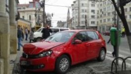 Autóbalesetek sorozata Kolozsváron, nagypénteken