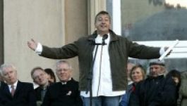 Ponta „megmenekül