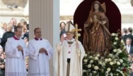 Szent Józsefként védené egyházát Ferenc pápa 