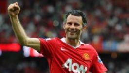 Szerződést hosszabbított az 1000. mérkőzésére készülő Giggs