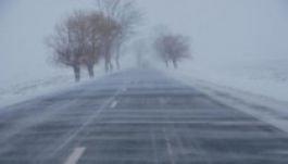 Szél és hóvihar bénítja Moldovát pénteken