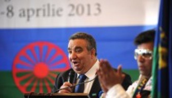 A román romakirály lett a világ romáinak az elnöke