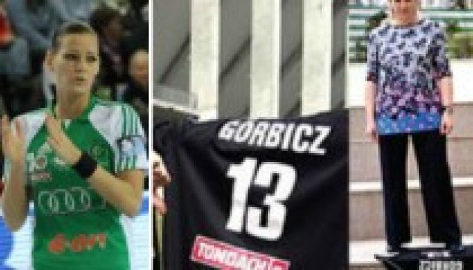 Megkövették a korábban „földbetaposott