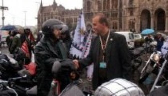 Mégis vonulhatnak a Nemzeti Érzelmű Motorosok Budapesten