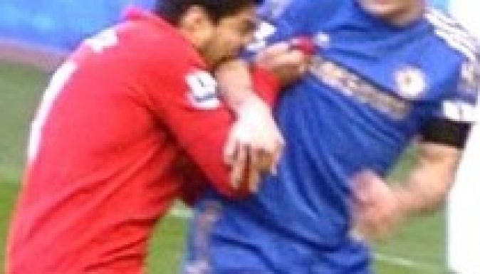 Tízmeccses eltiltást kapott az Ivanovicsba harapó Suárez