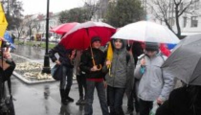 Drogfogyasztás ellen tüntettek a diákok