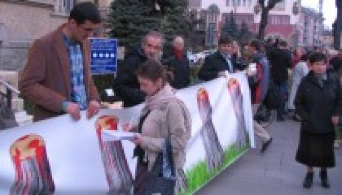 Villámcsődület Marosvásárhelyen a fák megmentéséért