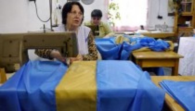 Adevărul-riport: jól megy a székely zászlók készítőinek