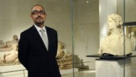 Fél évszázad után ismét régész került a Louvre élére