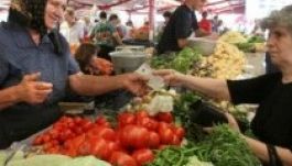 Leáldozóban a piaci zöldségárusítás