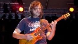 Emir Kusturica és a DragonForce a Félszigeten