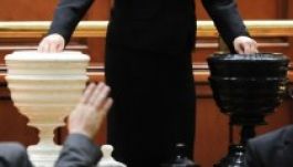 Bizalmatlansági indítványt fontolgat az RMDSZ