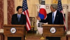 Nukleáris ambícióinak feladására szólította fel Washington Phenjant