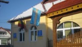 Zászlóügy: hétfőtől hallgatják ki az iskolaigazgatókat 