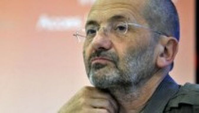 Az ActiveWatch bírálja a rágalmazás és becsületsértés büntethetőségét