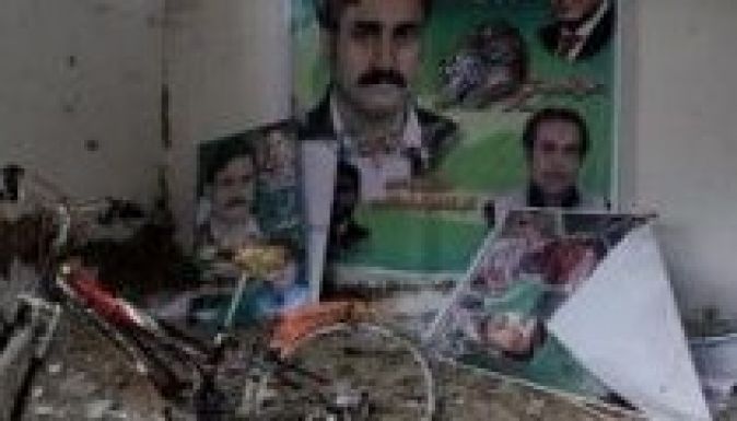 Fegyveres zavargások a pakisztáni választásokon