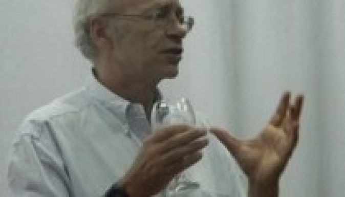 Lebontani a fajok közötti falakat – Peter Singer Kolozsváron