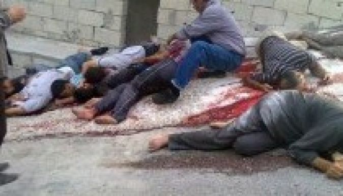 Kibelezte ellenségét egy szíriai felkelő