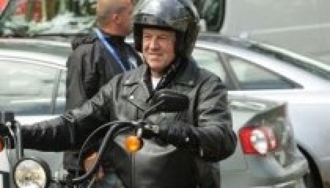 Tárogatózással és motorozással tölti nyugdíjas napjait Schmitt Pál