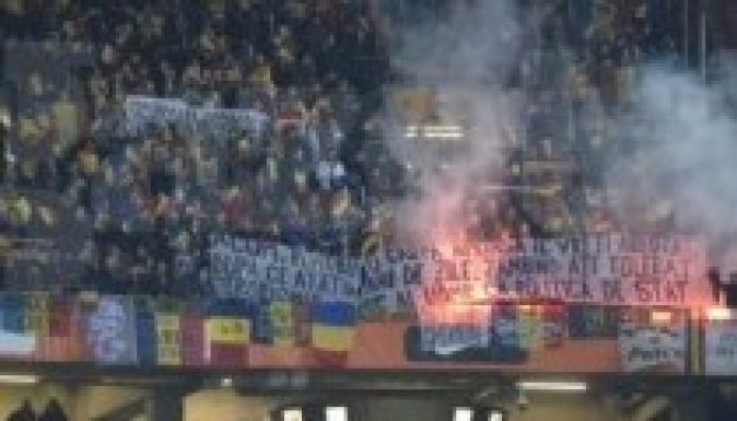 Büntetett a FIFA a magyarsértő transzparensért