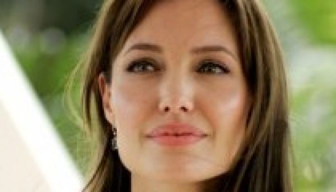 Mellei után petefészkeit is eltávolítaná Angelina Jolie