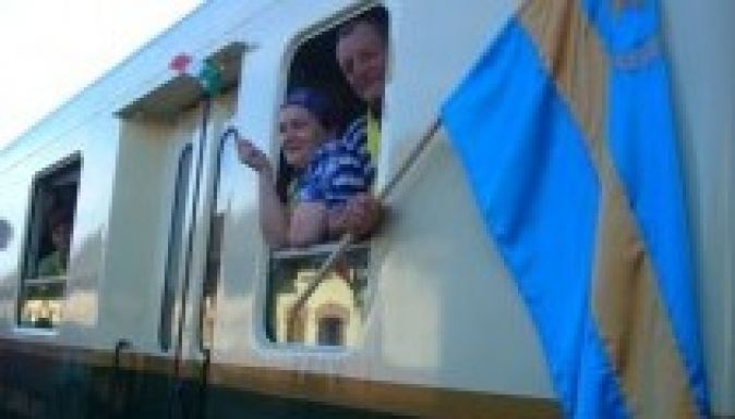 Több százan várták a zarándokvonatot Marosvásárhelyen (GALÉRIA)