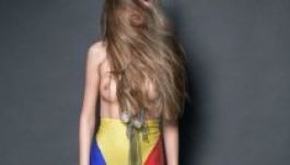 Botrány: trikolórba öltözött a román topmodell (GALÉRIA)