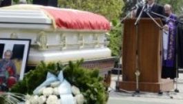 Kenderesen helyezték örök nyugalomra Horthy Istvánnét