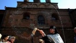 Több ezer csendőr vigyáz a rendre ortodox húsvétkor