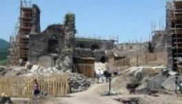 Egy éven belül talán újra látogatható lesz magos Déva vára