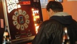 Eljátszotta a tanárok bérét a kisilvai iskola titkára