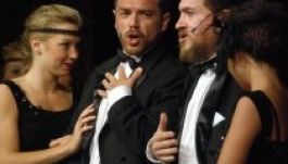 Színház a színházban: zenés vígjáték a Figura színpadán