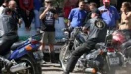 „Vigyázzunk egymásra!” – motoros felvonulás Kézdivásárhelyen