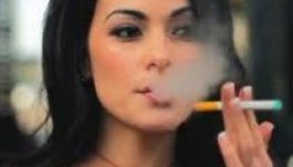 Kísérleteznek az elektromos cigarettát szívókon