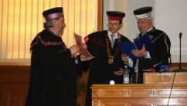 Mario Vargas Llosa a BBTE új díszdoktora