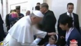 A szentszéki szóvivő cáfolja, hogy Ferenc pápa ördögöt űzött volna